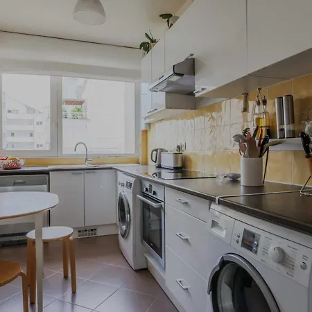Parisian Cocoon With Balcony- 3br-5p- Tour-eiffel Paris