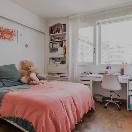 Parisian Cocoon With Balcony- 3br-5p- Tour-eiffel *